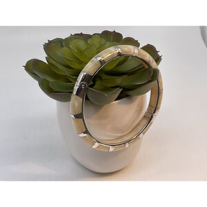 ANGELIQUE DE PARIS / RESIN Cream & SILVER BANGLE BRACELET